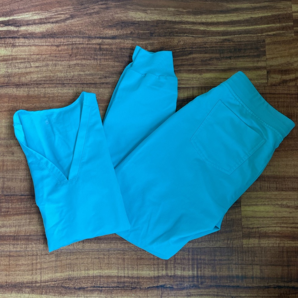 Figs scrubs
